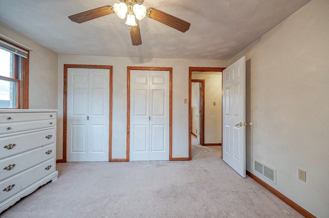 1003 Deveron Ct, Jeannette PA  15644-1056 exterior