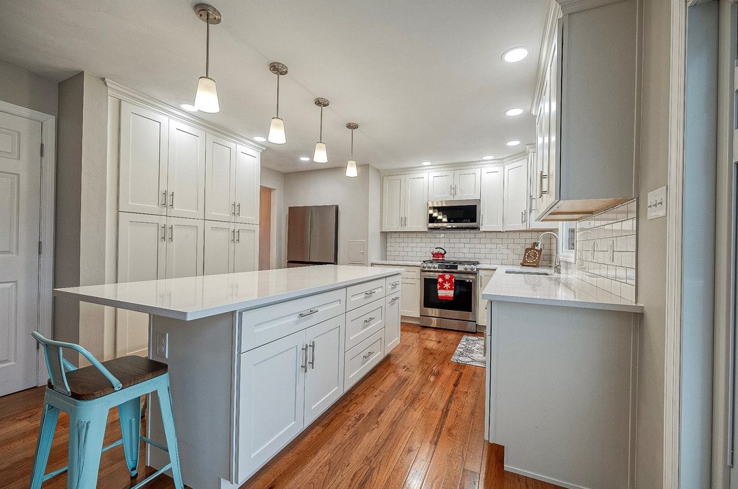 1003 Deveron Ct, Jeannette PA  15644-1056 exterior