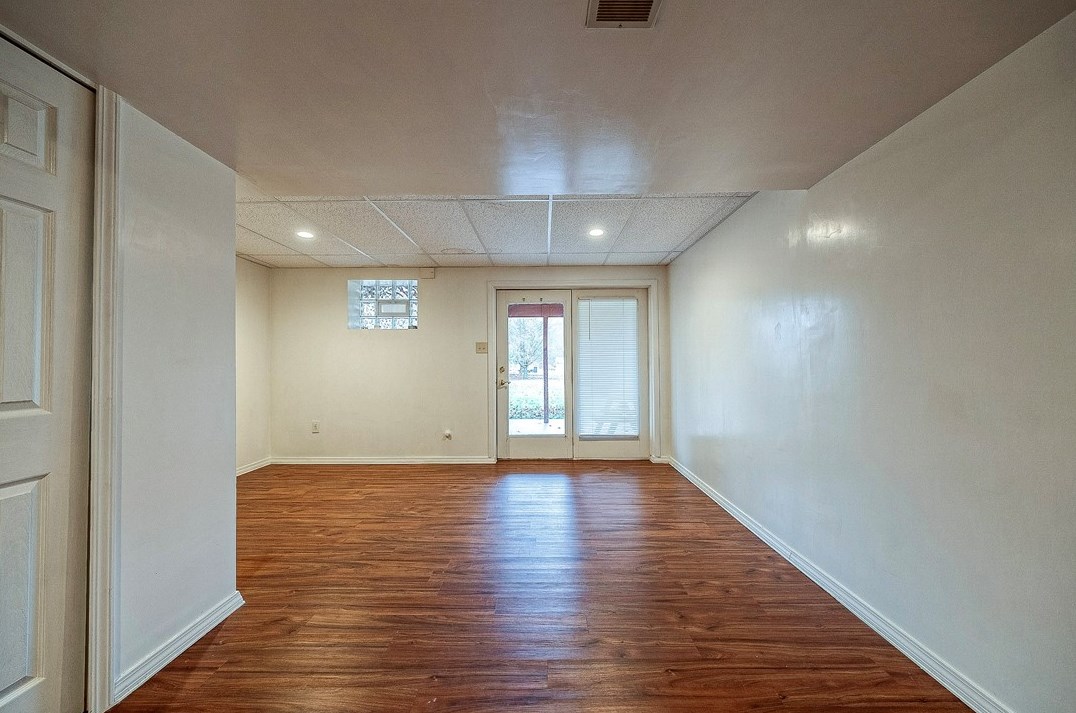 1003 Deveron Ct, Jeannette PA  15644-1056 exterior