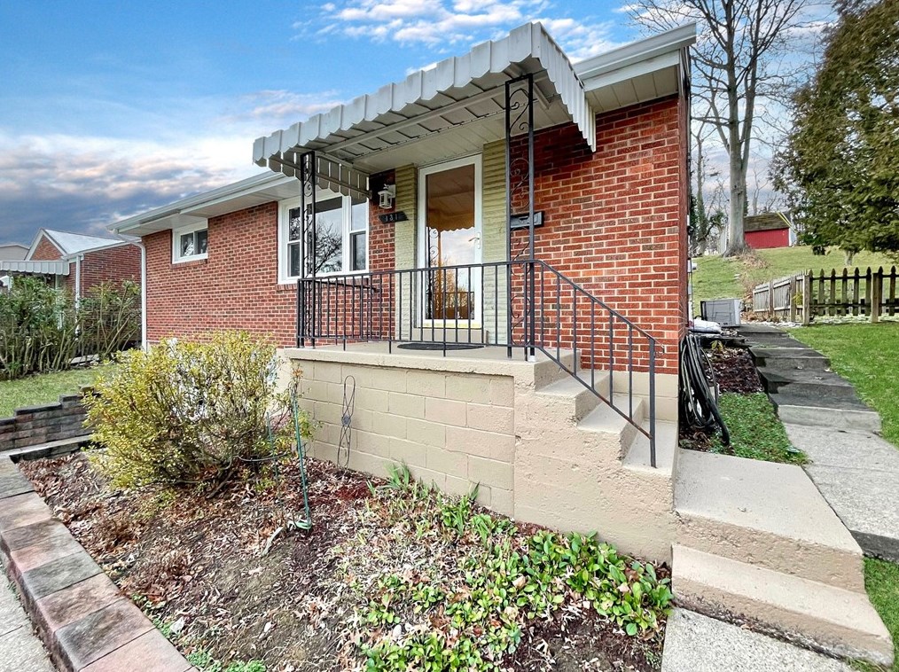 131 Greenside Ave, Pittsburgh, PA 15220