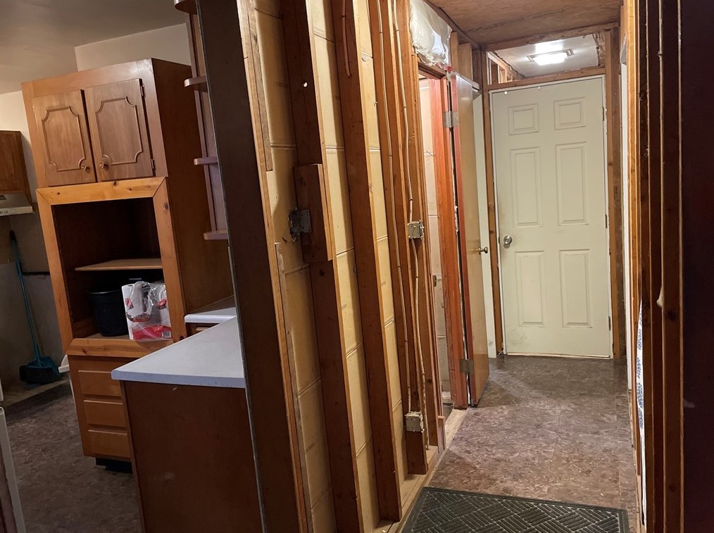 138 Center Dr, Chicora, PA 16025-3704