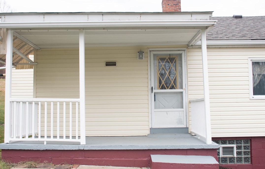 54 Whitehall Rd, Daisytown, PA 15427