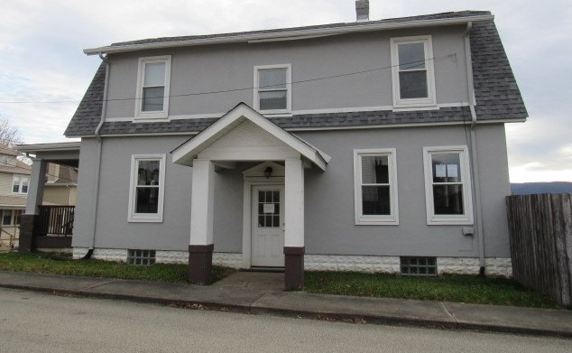 41 Downer Ave, Oliphant Furnace, PA 15401-2724