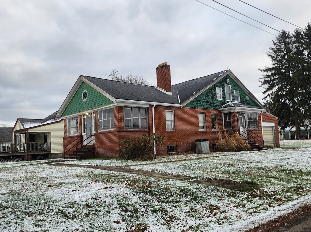 1100 Old State Rd, Apollo, PA 15613