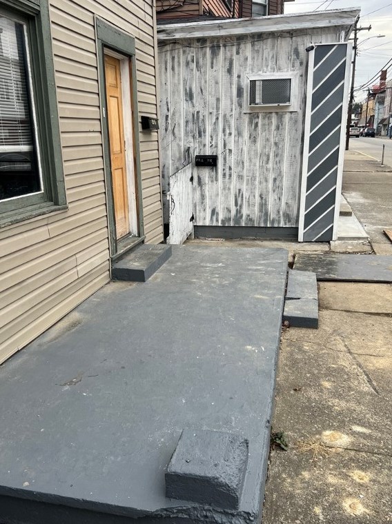 310 Fallowfield Ave, North Charleroi, PA 15022