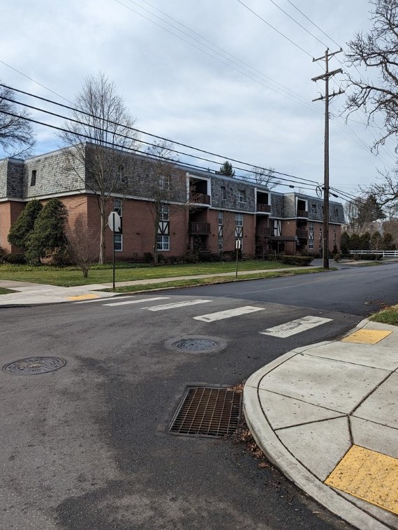136 Centennial #201, Sewickley, PA 15143