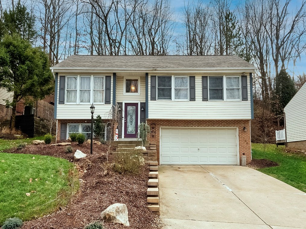 1268 Armstrong Dr, Library PA  15129-9451 exterior