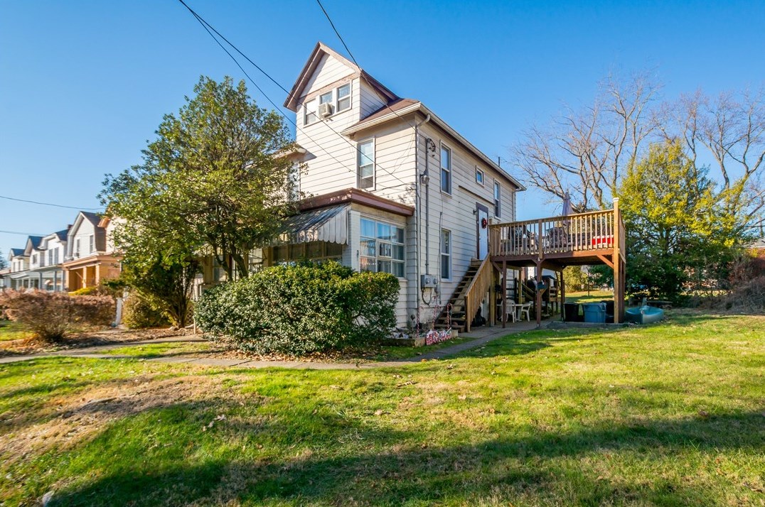 22 Federal Ave, Collier Township, PA 15106-3003