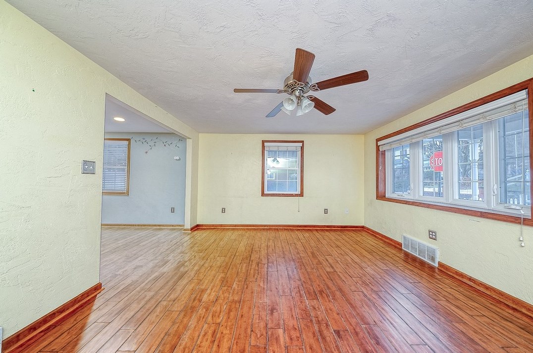 252 Patterson Ave, Bridgeville, PA 15017