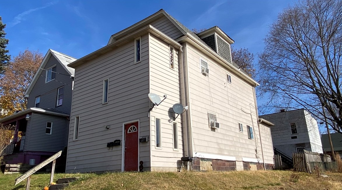 544 Ridge Ave, New Kensington, PA 15068-5512