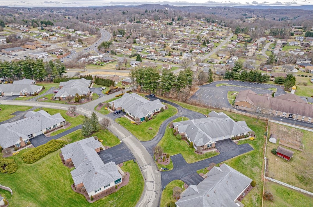 107 Overview Dr, Greensburg PA  15601-5692 exterior