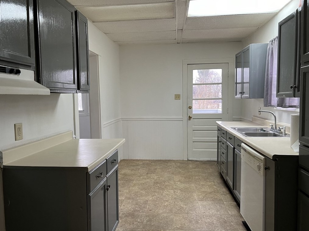 122 Hillcrest Ave, New Castle, PA 16105