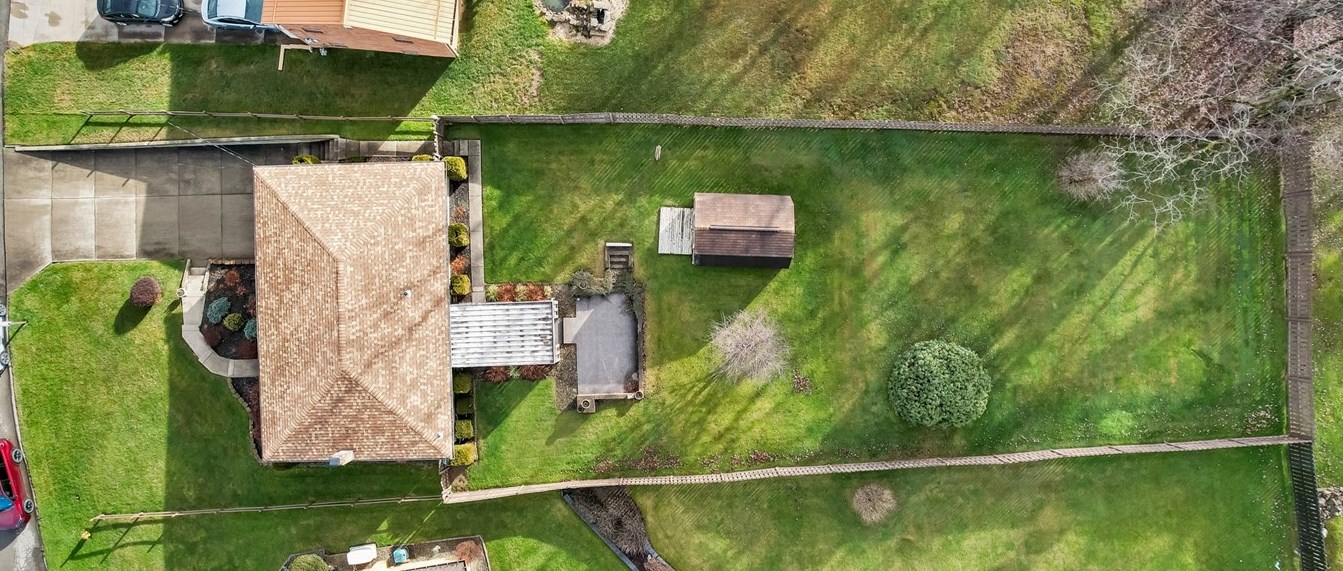 150 Sunset Dr, Washington, PA 15301-2620