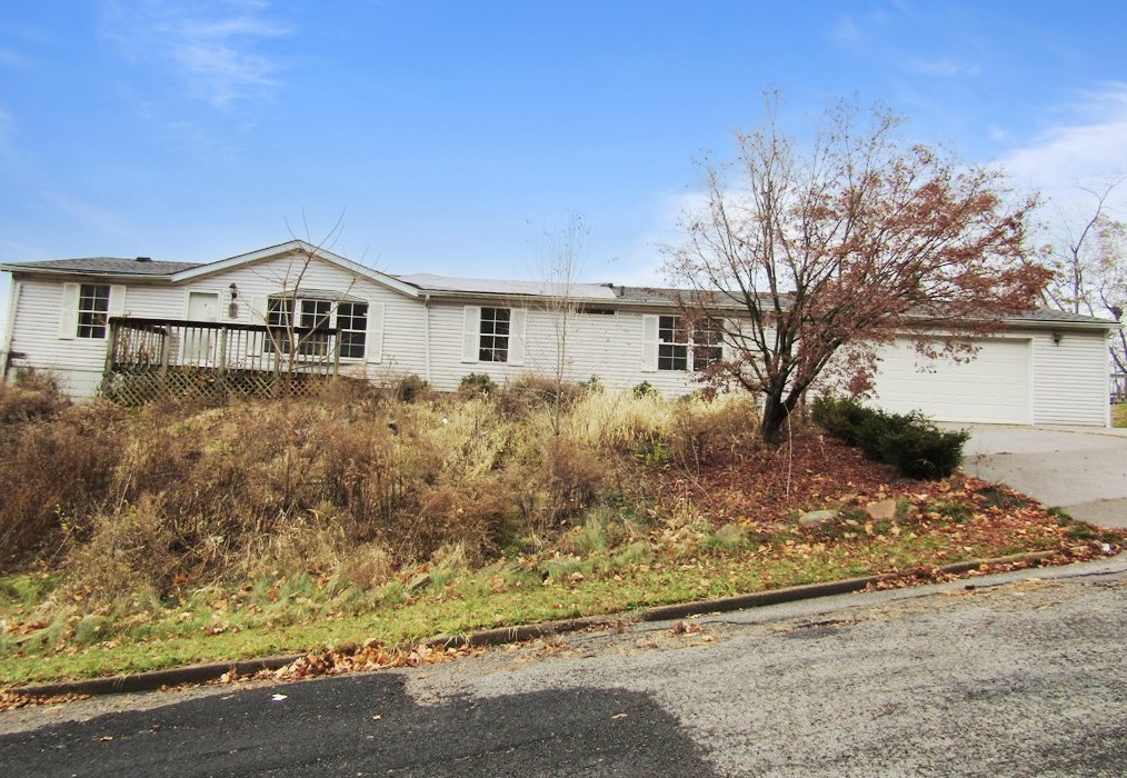 1070 Delaware Ave, Midland, PA 15059