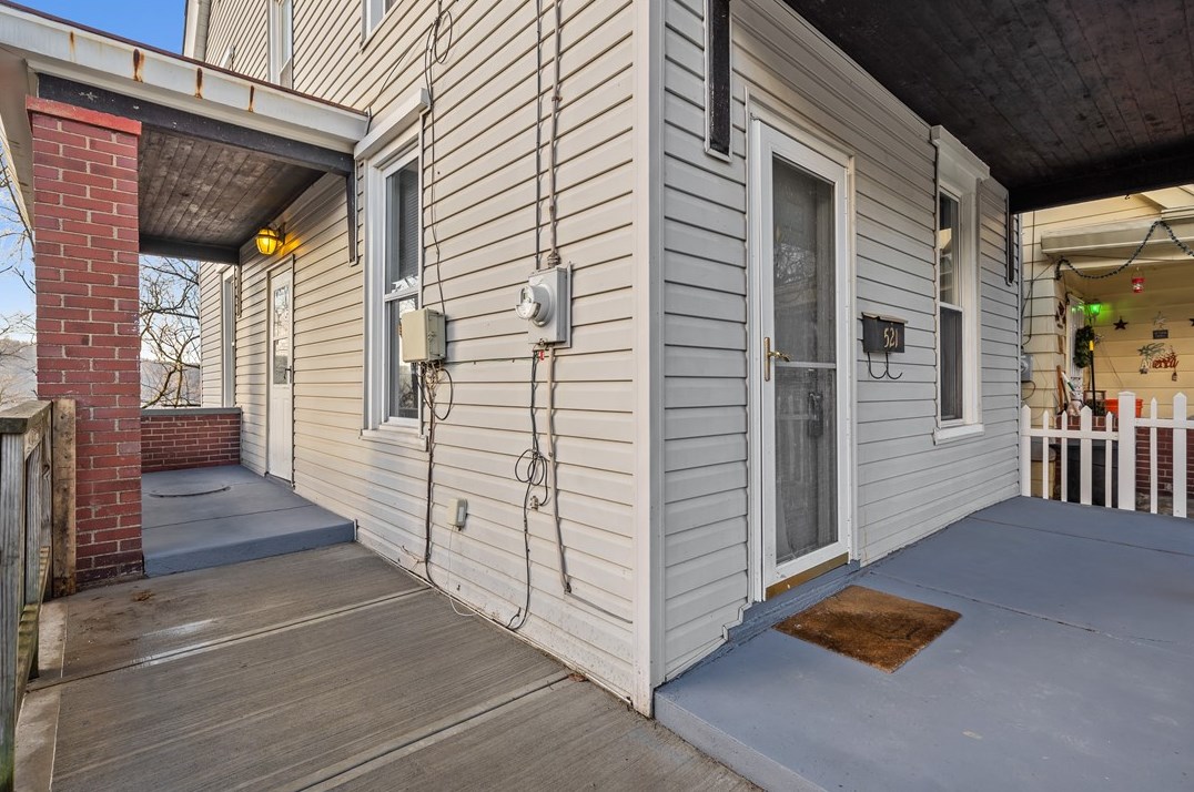 521 6th St, Monroeville, PA 15140-1201