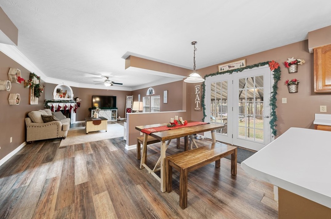 433 Chapeldale Dr, Apollo PA  15613-8342 exterior