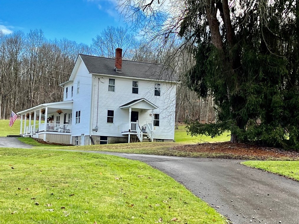866 Porter Rd, Barkeyville, PA 16038