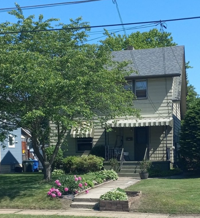 206 Wampum Ave, Ellwood City, PA 16117