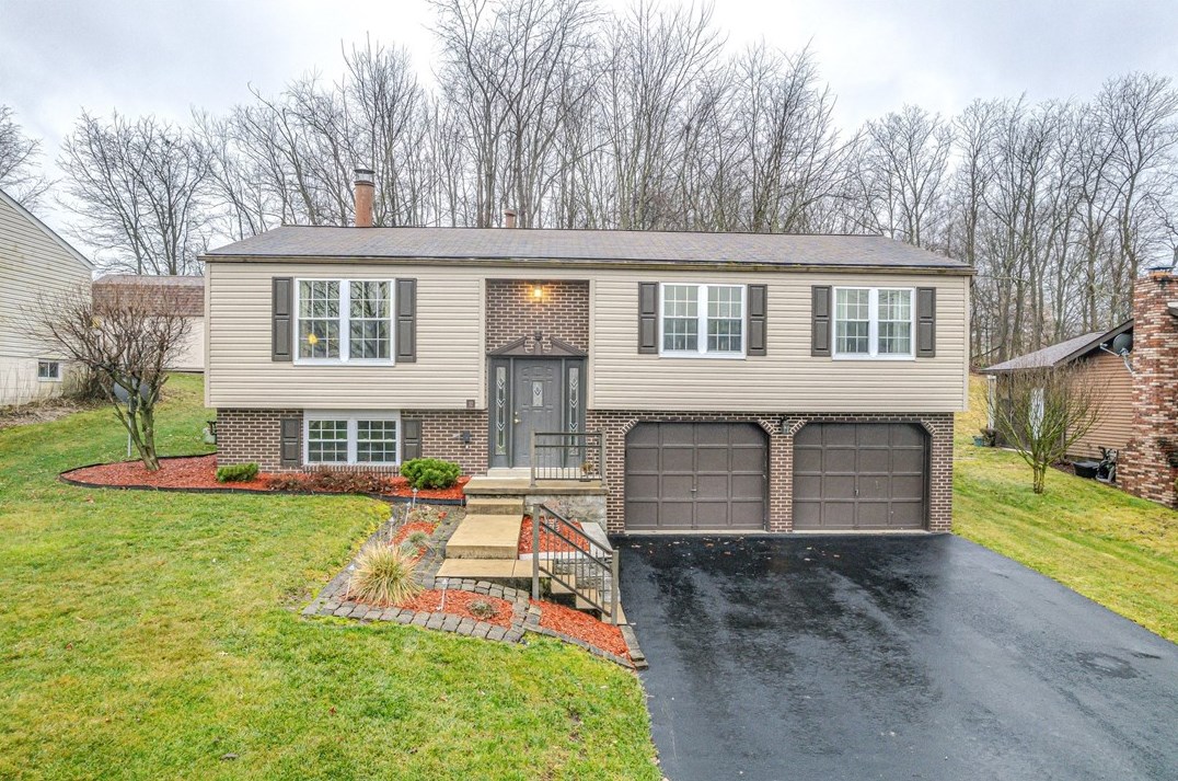 32 Tami Dr, Greensburg, PA 15601-3962