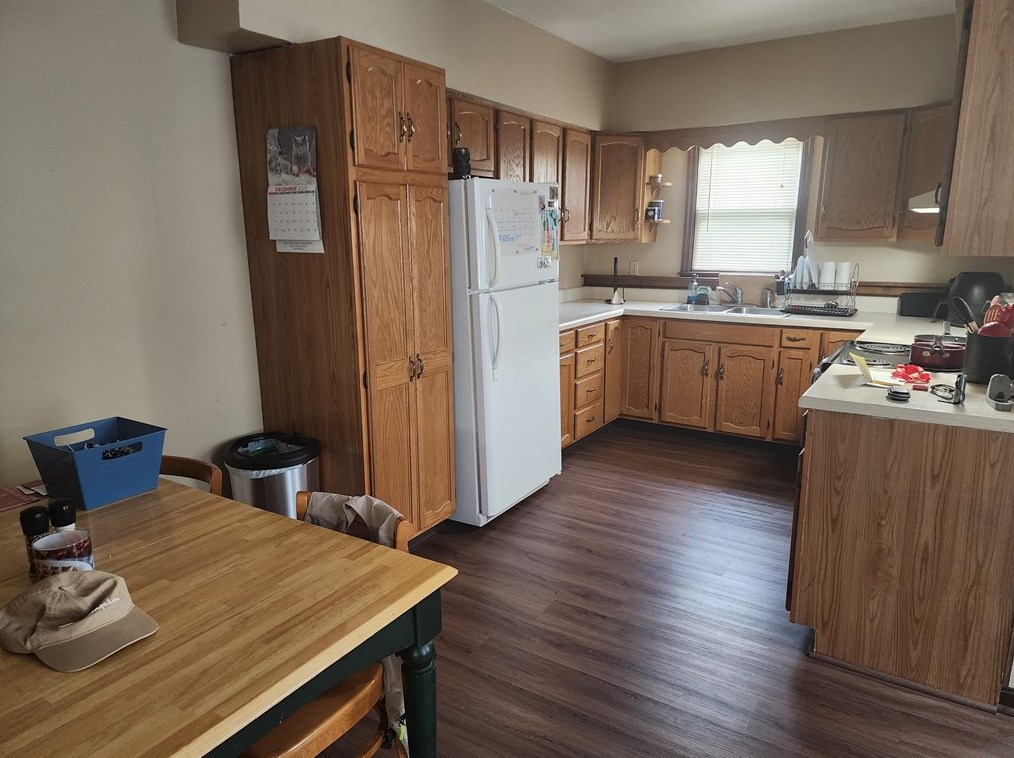 915 915 1/2 Scott Ave, Jeannette, PA 15644