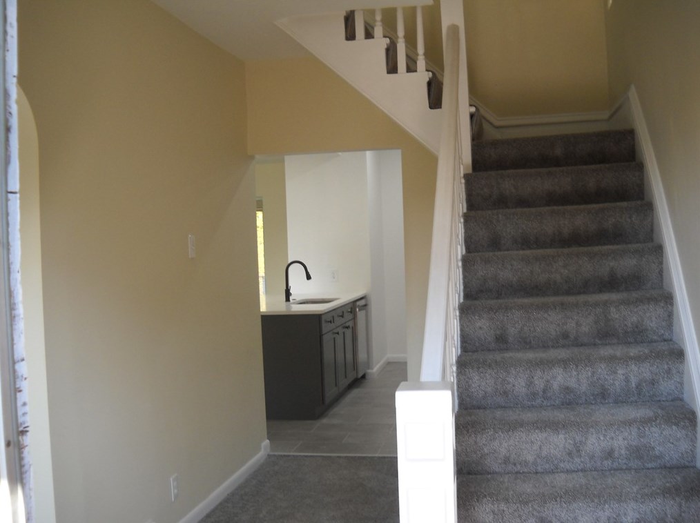 538 6th St, Monroeville, PA 15140-1200