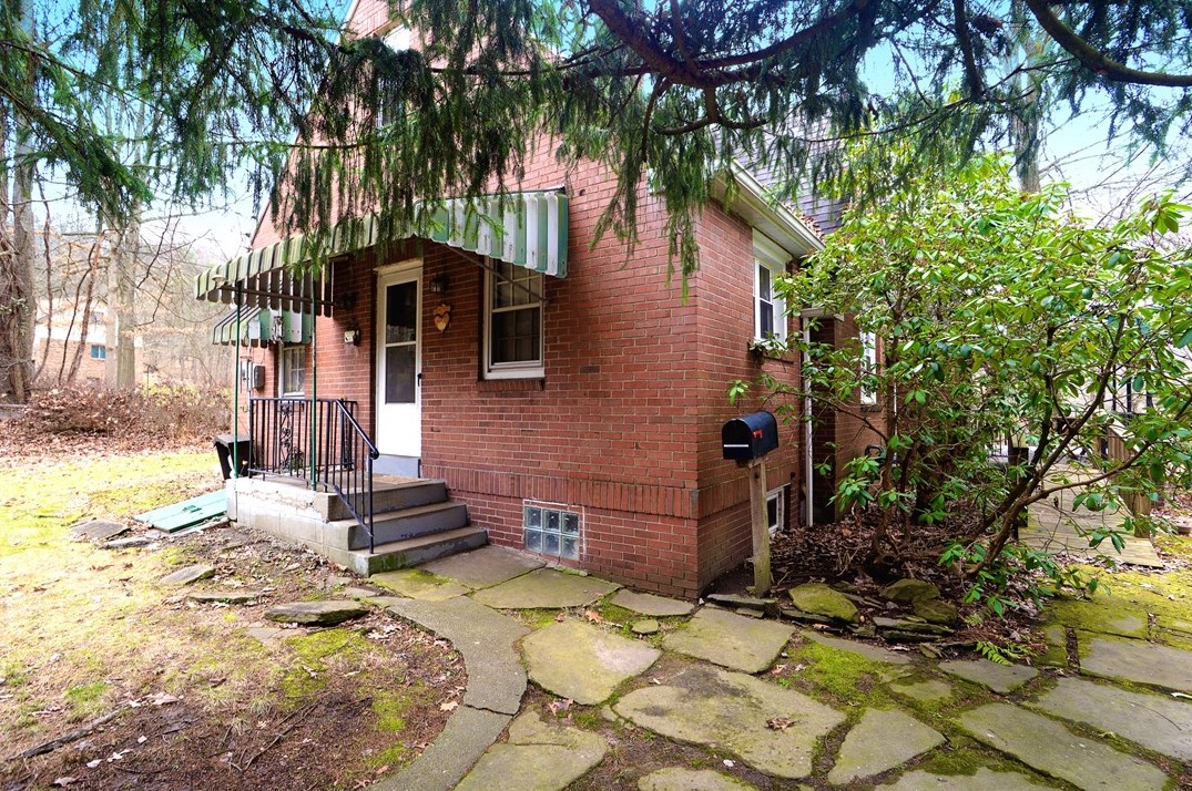 2 Sands Ave, Ambridge, PA 15003