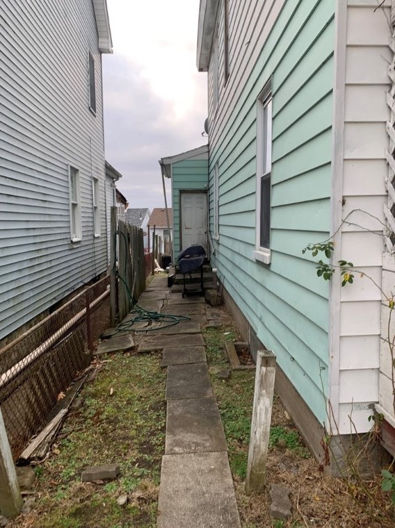 2402 Grandview Ave, Mckeesport, PA 15132-7826