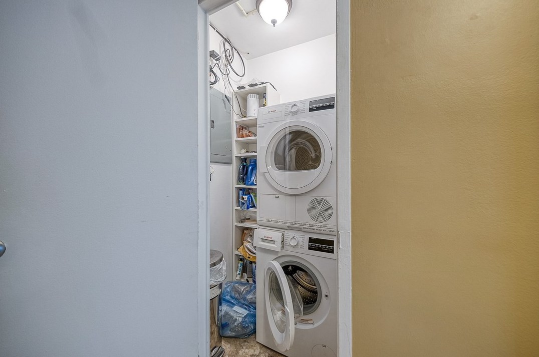 320 Fort Duquesne Blvd, Pittsburgh PA  15222-1121 exterior