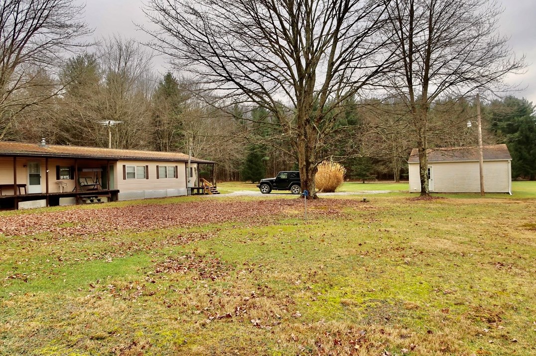 72 Snyder Rd, Greenville PA  16125-9613 exterior