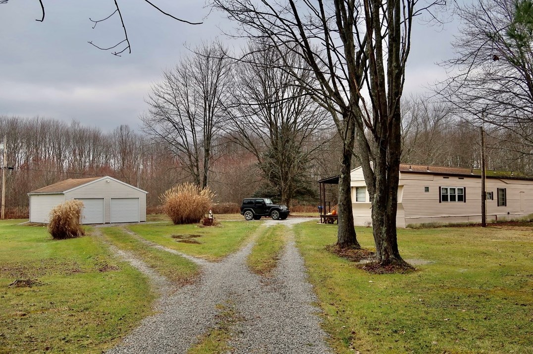 72 Snyder Rd, Greenville PA  16125-9613 exterior