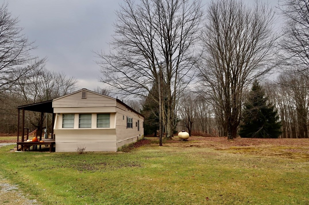 72 Snyder Rd, Greenville PA  16125-9613 exterior