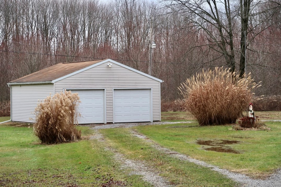 72 Snyder Rd, Greenville PA  16125-9613 exterior