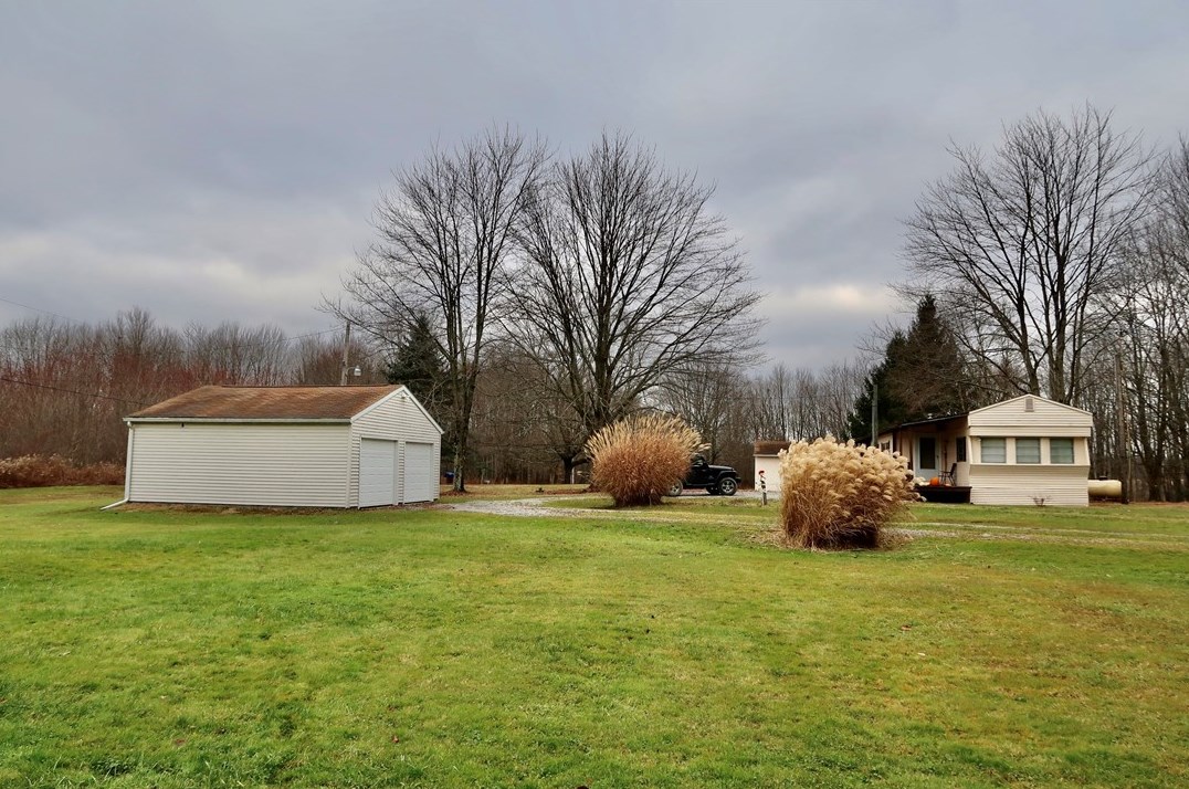 72 Snyder Rd, Greenville PA  16125-9613 exterior