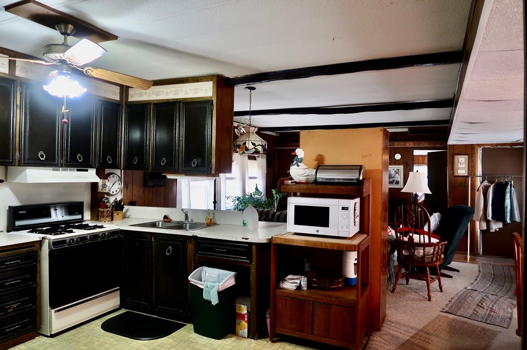 72 Snyder Rd, Greenville PA  16125-9613 exterior