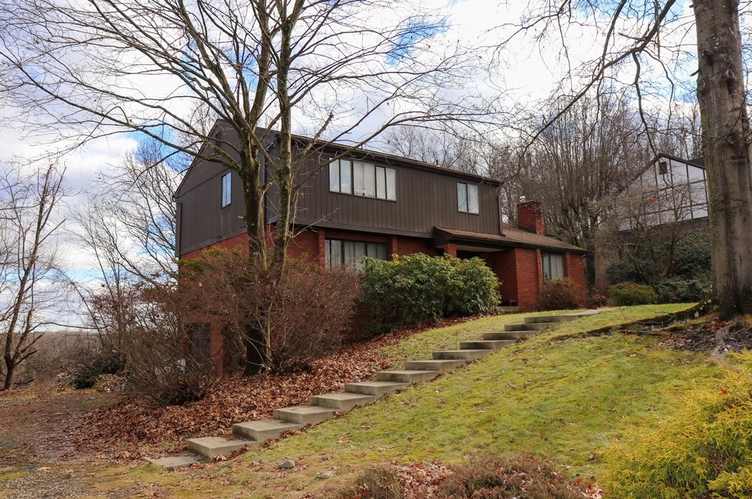 1786 Mountain View Dr, Monroeville, PA 15146-2057