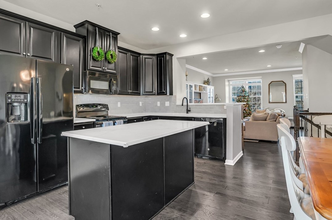 1962 Georgetown Dr, Sewickley, PA 15143