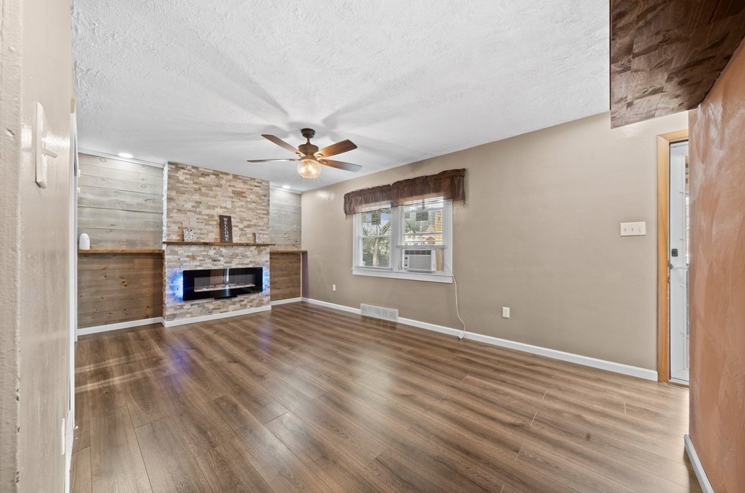 93 Port Perry Rd, North Versailles, PA 15137