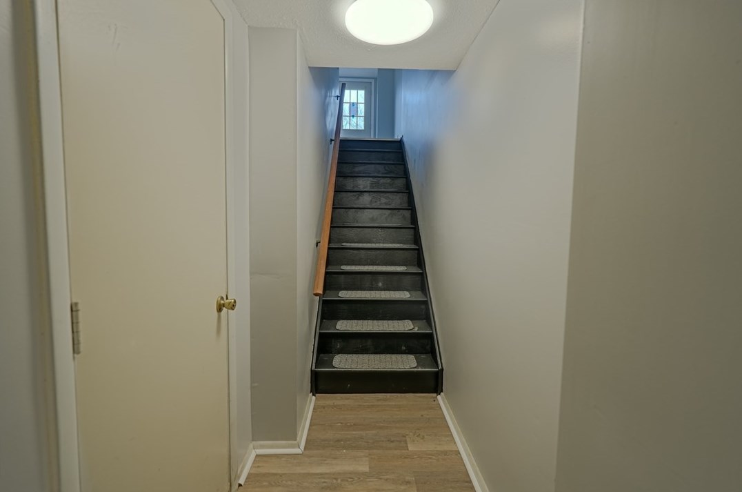 168 Ligonier Ln, New Kensington, PA 15068-9309