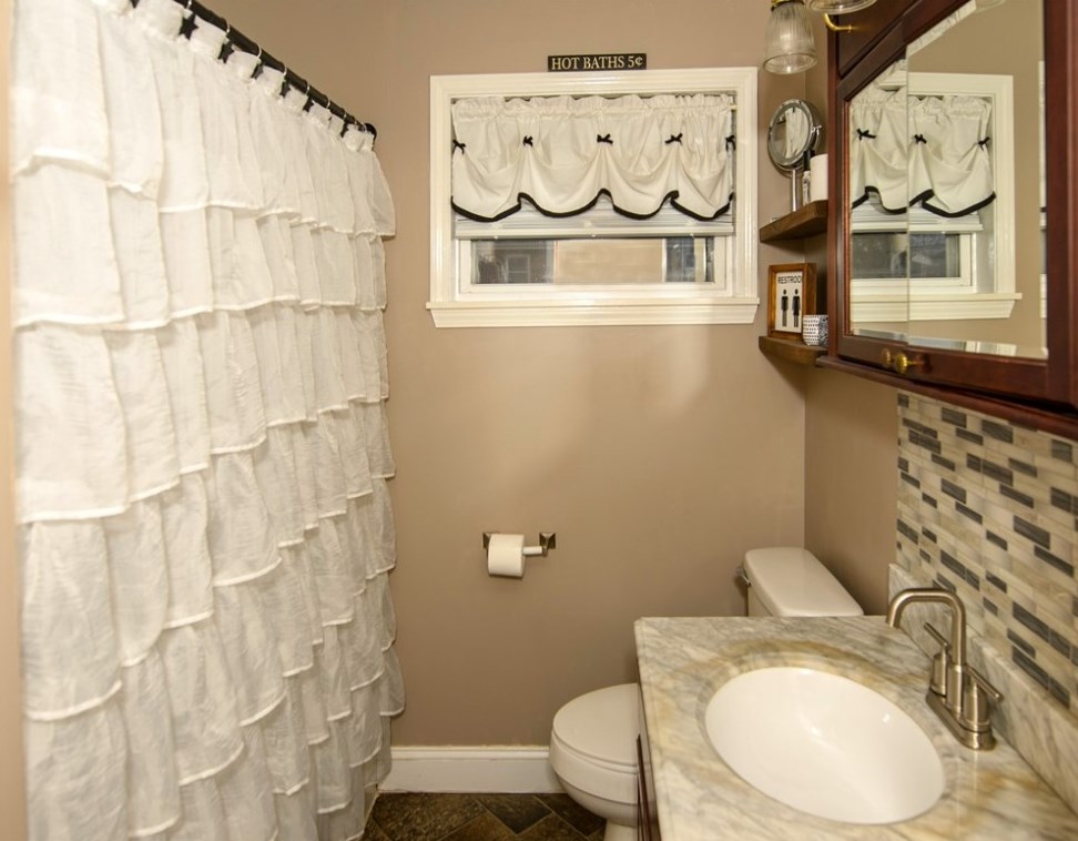 2632 Russell Dr, New Kensington PA  15068-3037 exterior