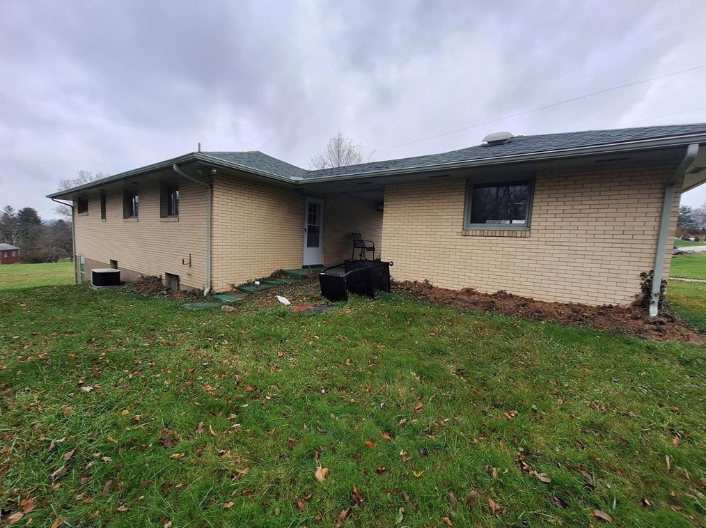357 Dixon Blvd, Oliphant Furnace, PA 15401