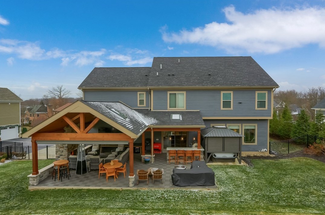 1655 Blackburn Heights Dr, Sewickley, PA 15143