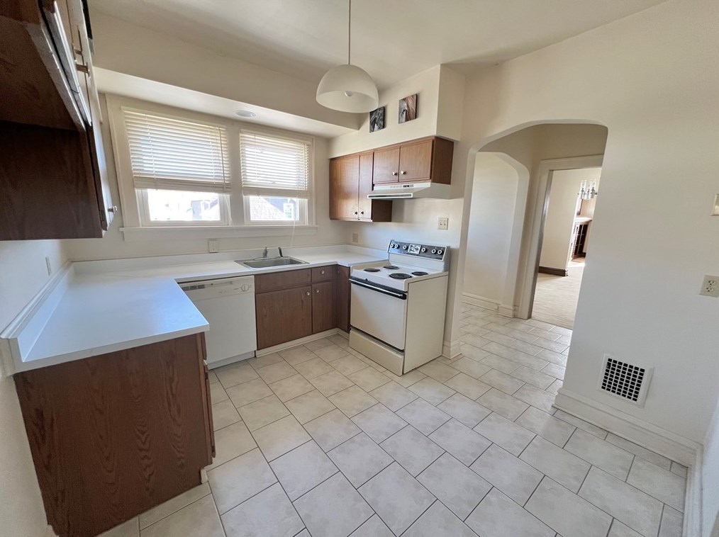 237 Fairmont Ave, New Castle PA  16105-1909 exterior