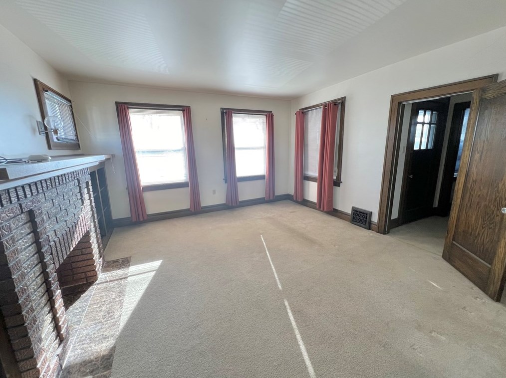 237 Fairmont Ave, New Castle PA  16105-1909 exterior