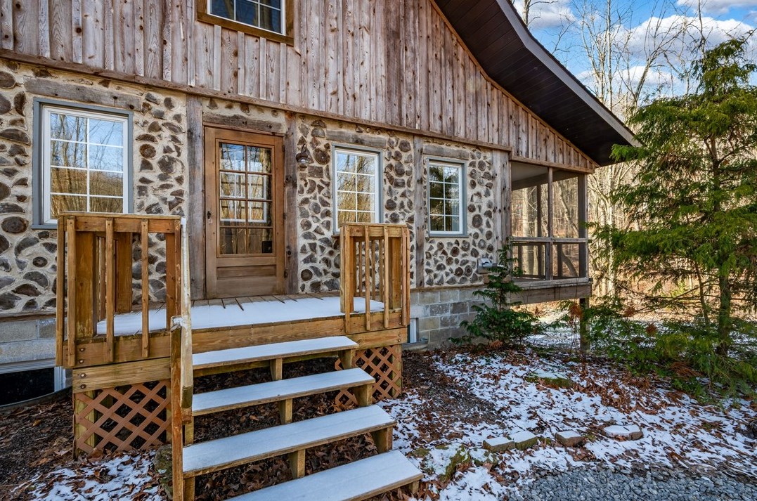 176 Kay Rd, Barkeyville, PA 16038