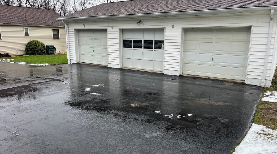 1128 Swede Hill Rd, Greensburg PA  15601-4979 exterior