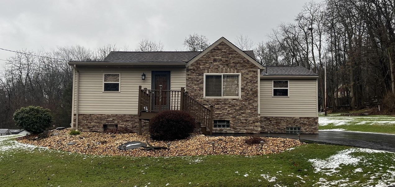 1128 Swede Hill Rd, Greensburg, PA 15601