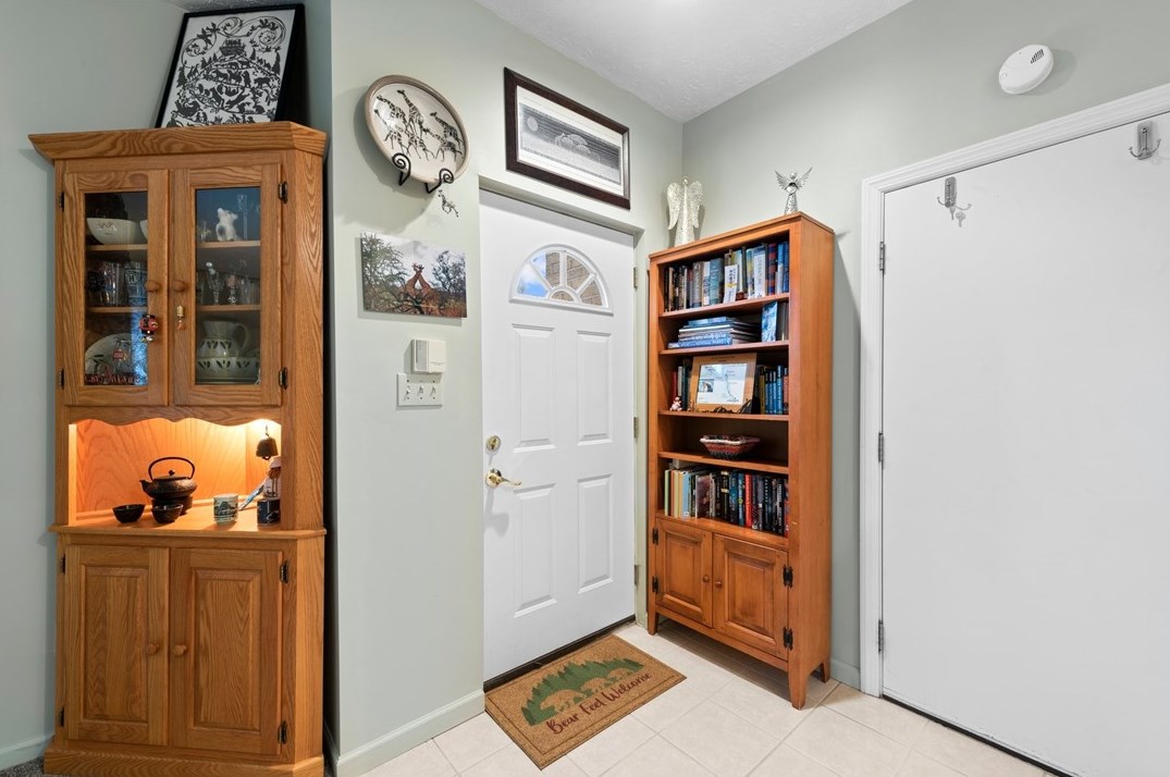 37 Elena Ave, New Kensington, PA 15068