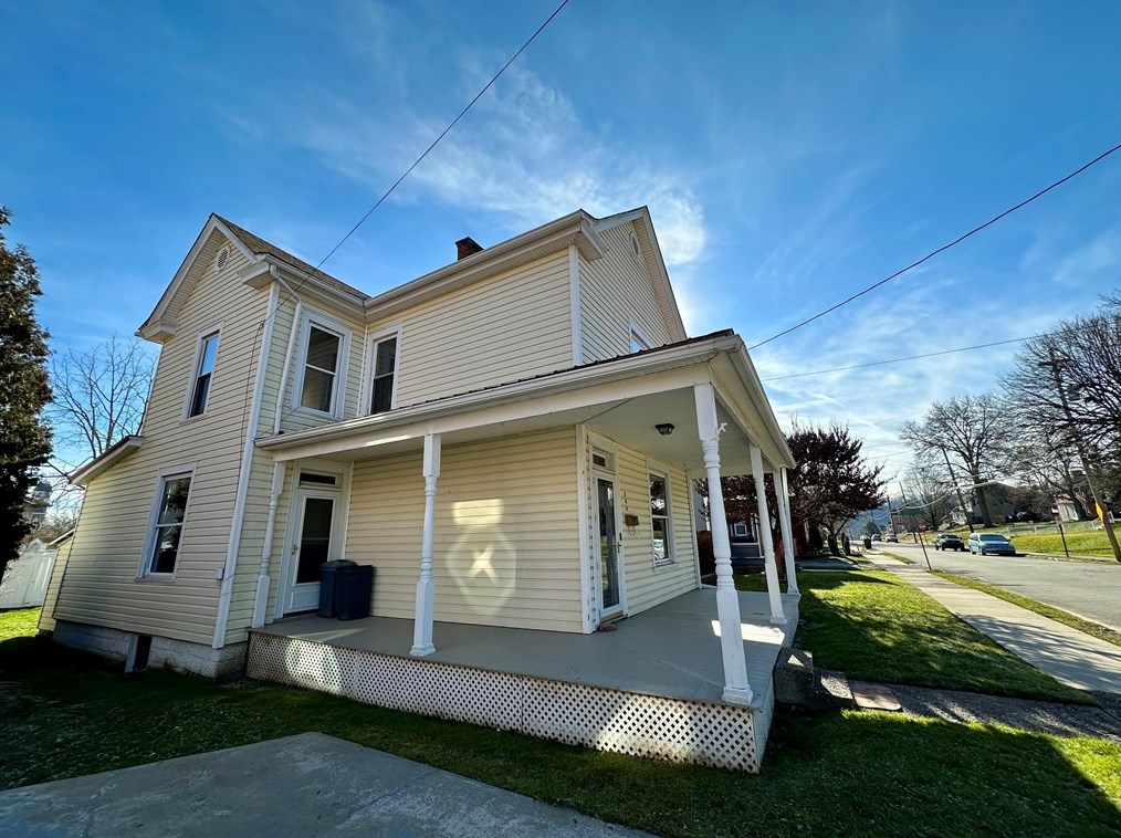 368 N West St, Waynesburg, PA 15370