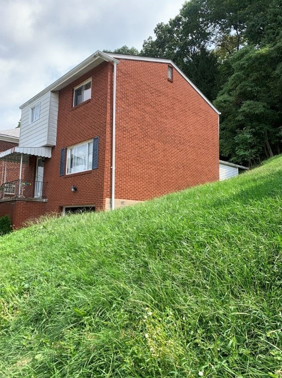 800 Doyle Ave, Whitaker, PA 15120