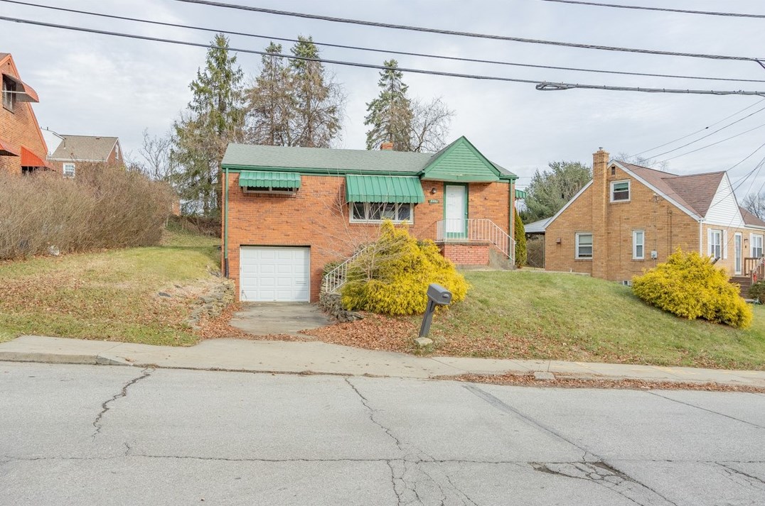 5397 Ollie St, Pittsburgh, PA 15207